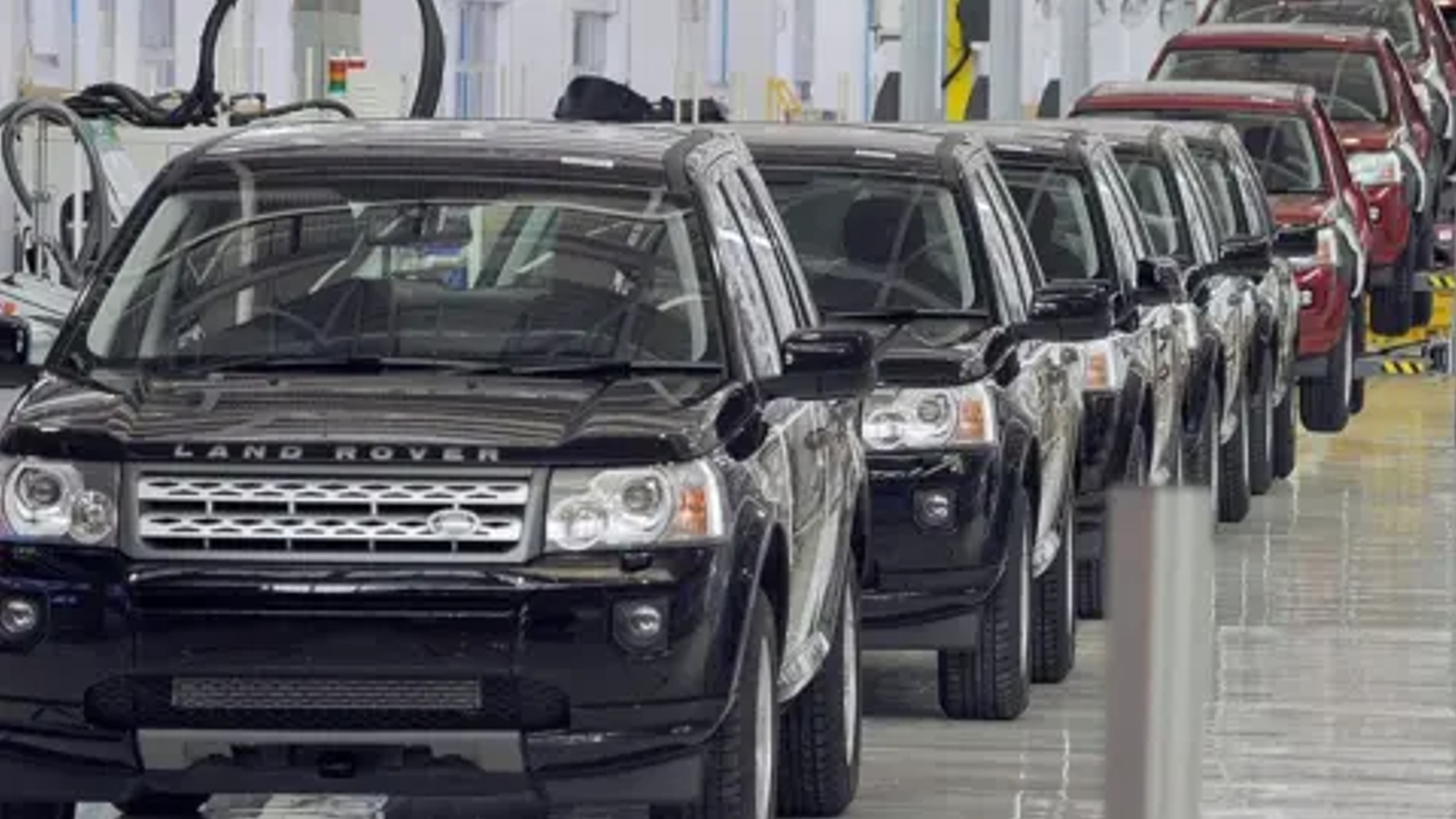 Jaguar Land Rover staff to stay at home in cyber attack fallout