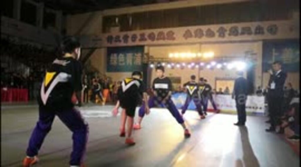 Hungarian Ice skater sets World Record with 136 rope skips on ice